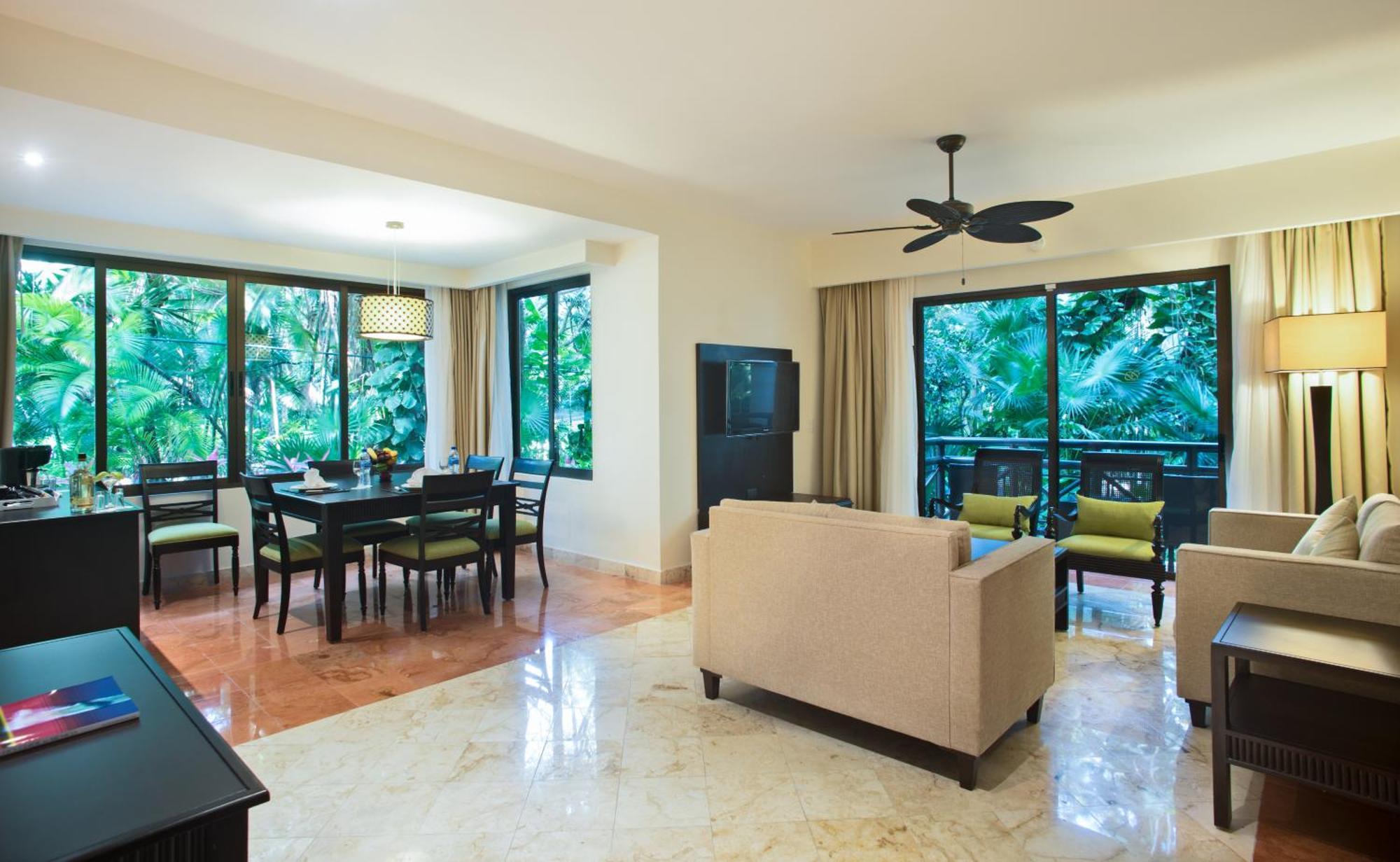 Occidental At Xcaret Destination Hotel Playa del Carmen Bagian luar foto Living room