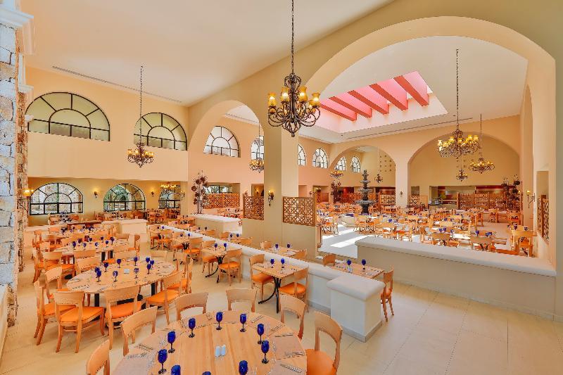 Occidental At Xcaret Destination Hotel Playa del Carmen Bagian luar foto The buffet at the hotel