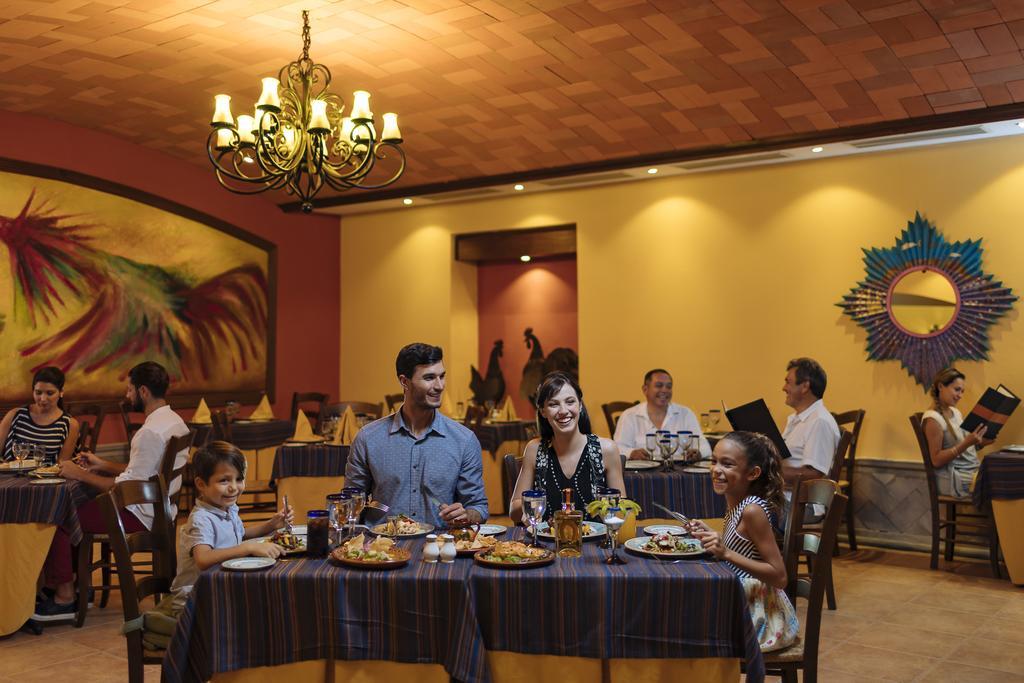 Occidental At Xcaret Destination Hotel Playa del Carmen Bagian luar foto A restaurant at the resort